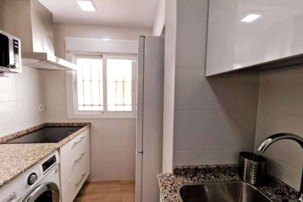 Moderno Apartamento Sevilla Zona Nervion. Wifi/Ac ภายนอก รูปภาพ